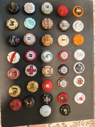 Colección de 31 Chapas de Cava