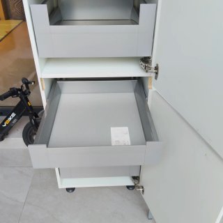 Armario de Cocina Blanco y gris