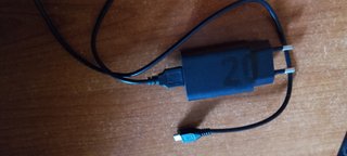Caricatore da muro con cavo micro-USB