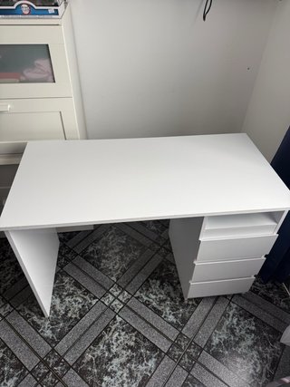 Escritorio Blanco con Cajonera