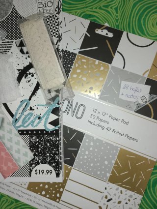 Lote de papeles y accesorios para scrapbooking