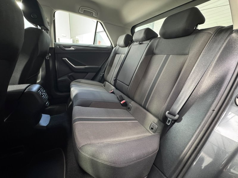 Volkswagen T-Roc 2021, foto 11