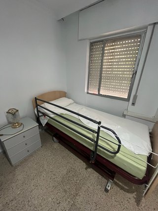 Cama articulada eléctrica hospitalaria