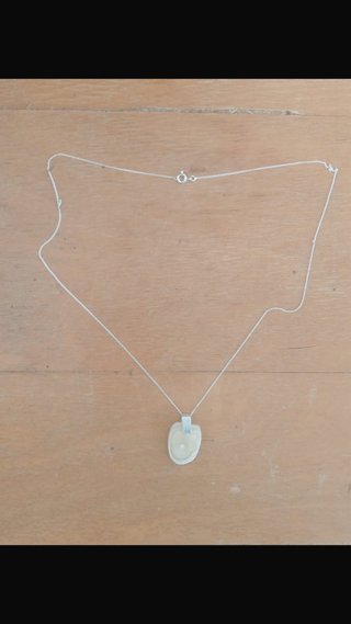 Ágata Uva en plata pura