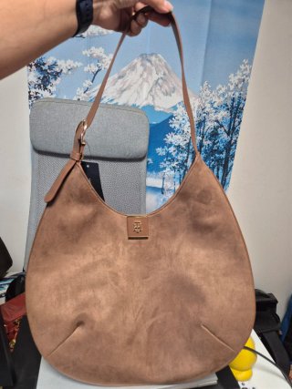 Bolso Hombro Gamuza Camel Tommy Hilfiger