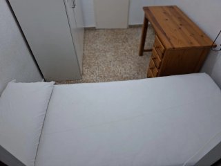 Habitación amueblada