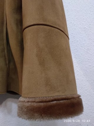 Chaqueta efecto piel vuelta El Corte Inglés