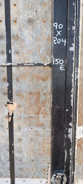 Puerta de hierro forjado