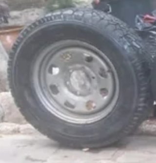 Rueda PIRELLI L5 215/75-R16 Nueva a estrenar