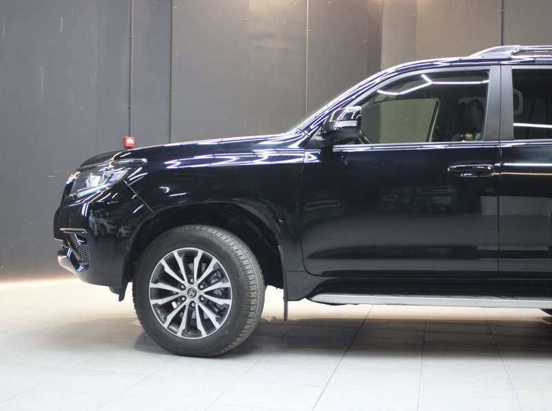 Toyota Land Cruiser 2021, foto 3