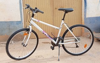 Bicicleta B'Twin Blanca