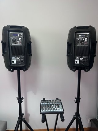 Altavoces BK Audio 600W 12” con Soportes