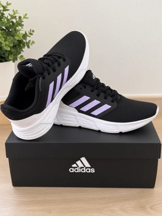 Zapatillas Adidas Negras y Moradas