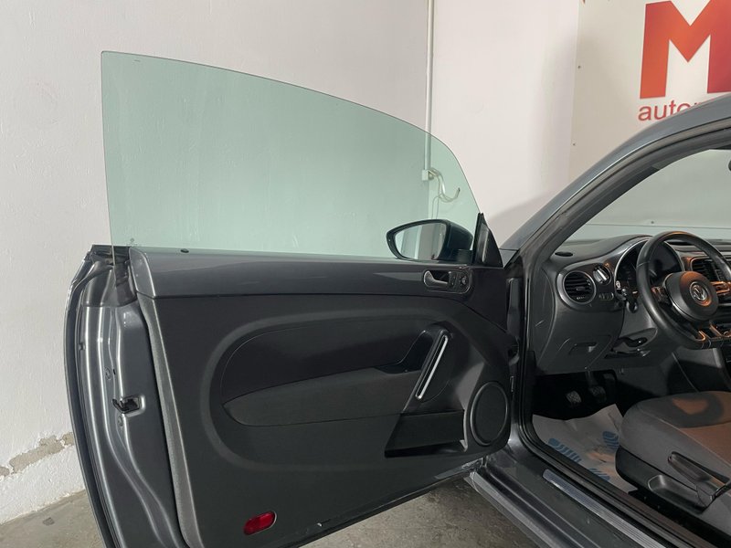 Volkswagen Beetle 1.6 TDI Design 2013, foto 17