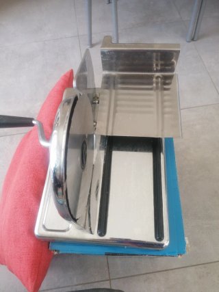 Affettatrice vintage Inox a manovella