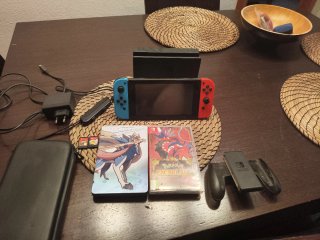 Nintendo Switch Azul/Rojo + Juegos + Funda