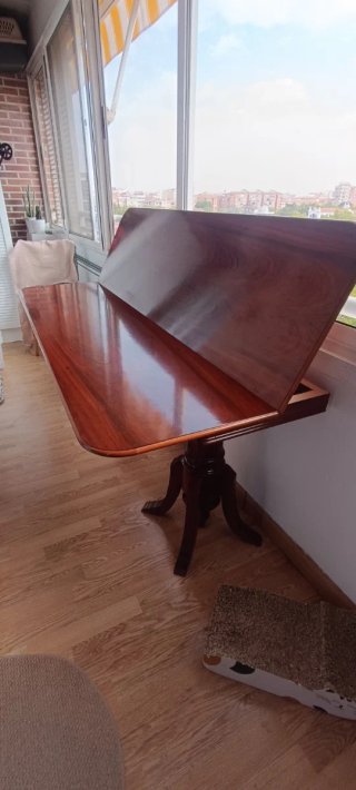 Mesa de Comedor Extensible de Caoba