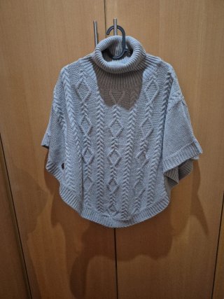 Poncho de Lana Gris