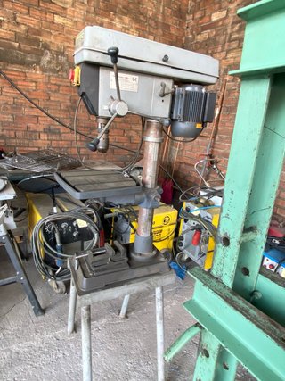 Taladro de columna HU 16 T Profi