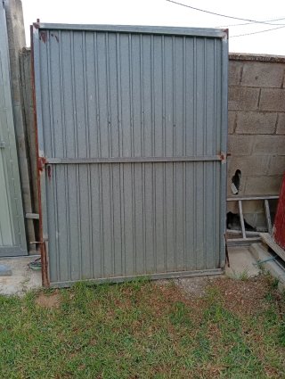 Puerta metálica 3m x 2m
