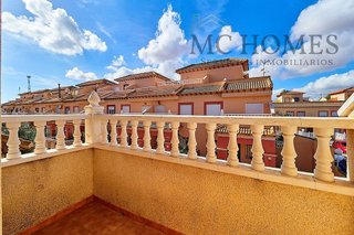 Casa adosada en alquiler en La Siesta - El Salado - Torreta en Torrevieja