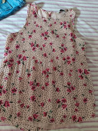 Blusa sin mangas con estampado floral