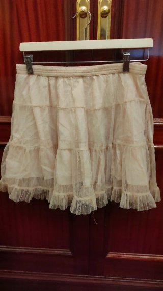 Falda de tul beige