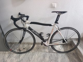 Bicicleta carretera Mendiz
