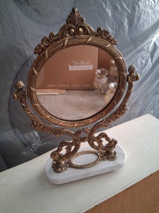 Specchio da trucco vintage dorato e bianco