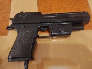 Pistola Magnum Thrustmaster  PS2