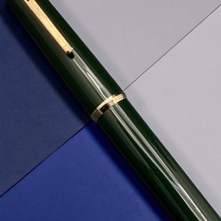 Bolígrafo Montblanc En Resina Verde Oscuro Con Det