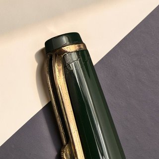 Bolígrafo Montblanc En Resina Verde Oscuro Con Det