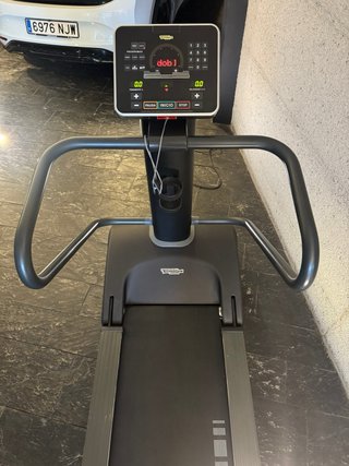 Cinta de correr Technogym plegable.