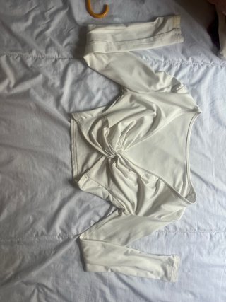 Top blanco manga larga con nudo