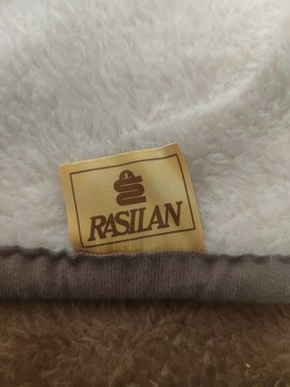 Manta de Cama Forro Polar Beige Nueva (Urge)
