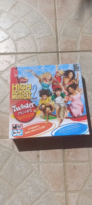 Twister Moves High School Musical 2 Edition