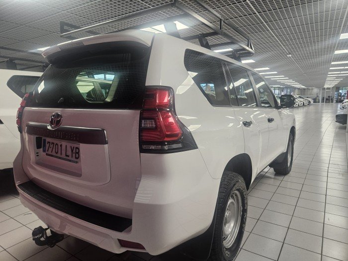 Toyota Land Cruiser 2022, foto 4