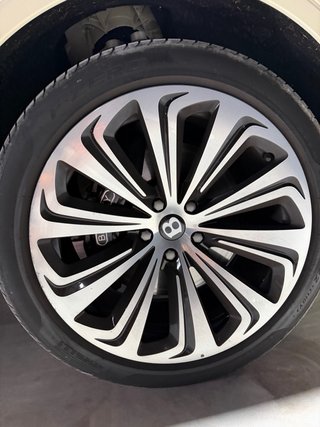 Bentley Bentayga v8 first edition 2022
