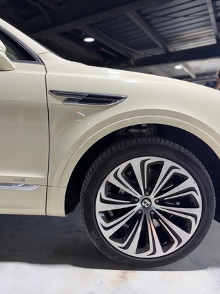 Bentley Bentayga v8 first edition 2022