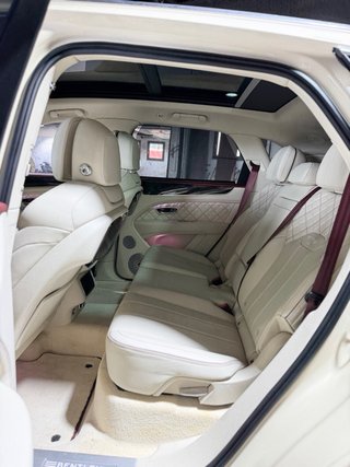 Bentley Bentayga v8 first edition 2022