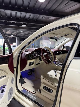 Bentley Bentayga v8 first edition 2022