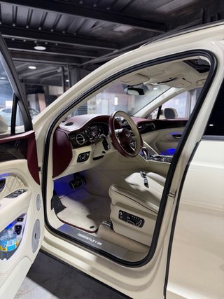 Bentley Bentayga v8 first edition 2022