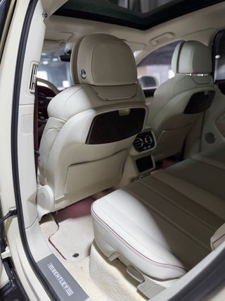 Bentley Bentayga v8 first edition 2022