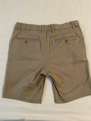 Pantalón corto Mango caqui talla 32