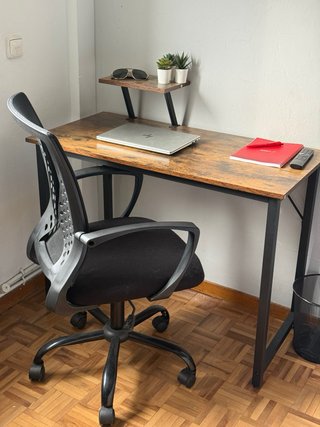 Escritorio y Silla Ergonómica