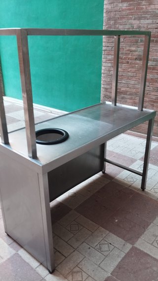 Mueble Bar con Repisa y Basurero