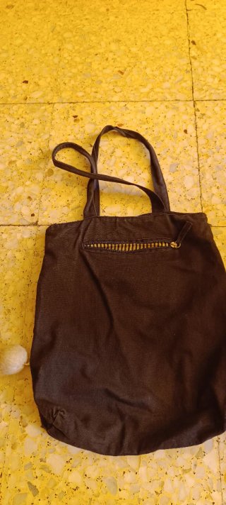 Bolso negro con estampado de conejo regalo moneder