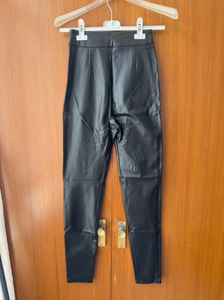 Pantalón Legging Pitillo Polipiel Negro