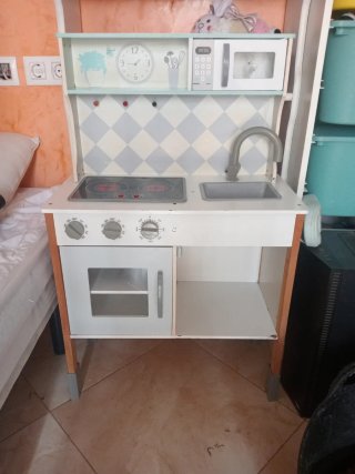 Cocina de juguete de madera