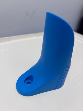 Scooterpeg azul-colgador patinete